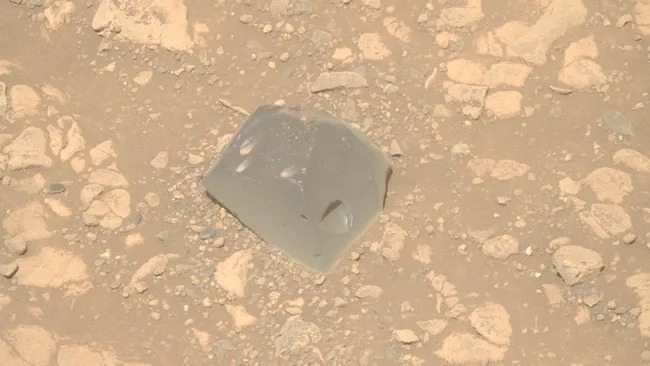 Hộp sọ vô danh và kỳ lạ được NASA phát hiện trên sao Hỏa và không ai biết nó từ đâu tới